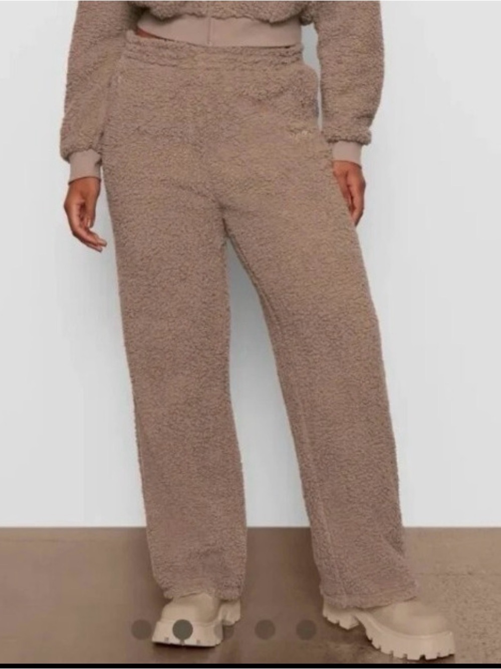 SKIMS Plush Sherpa Lounge Pants in Taupe
